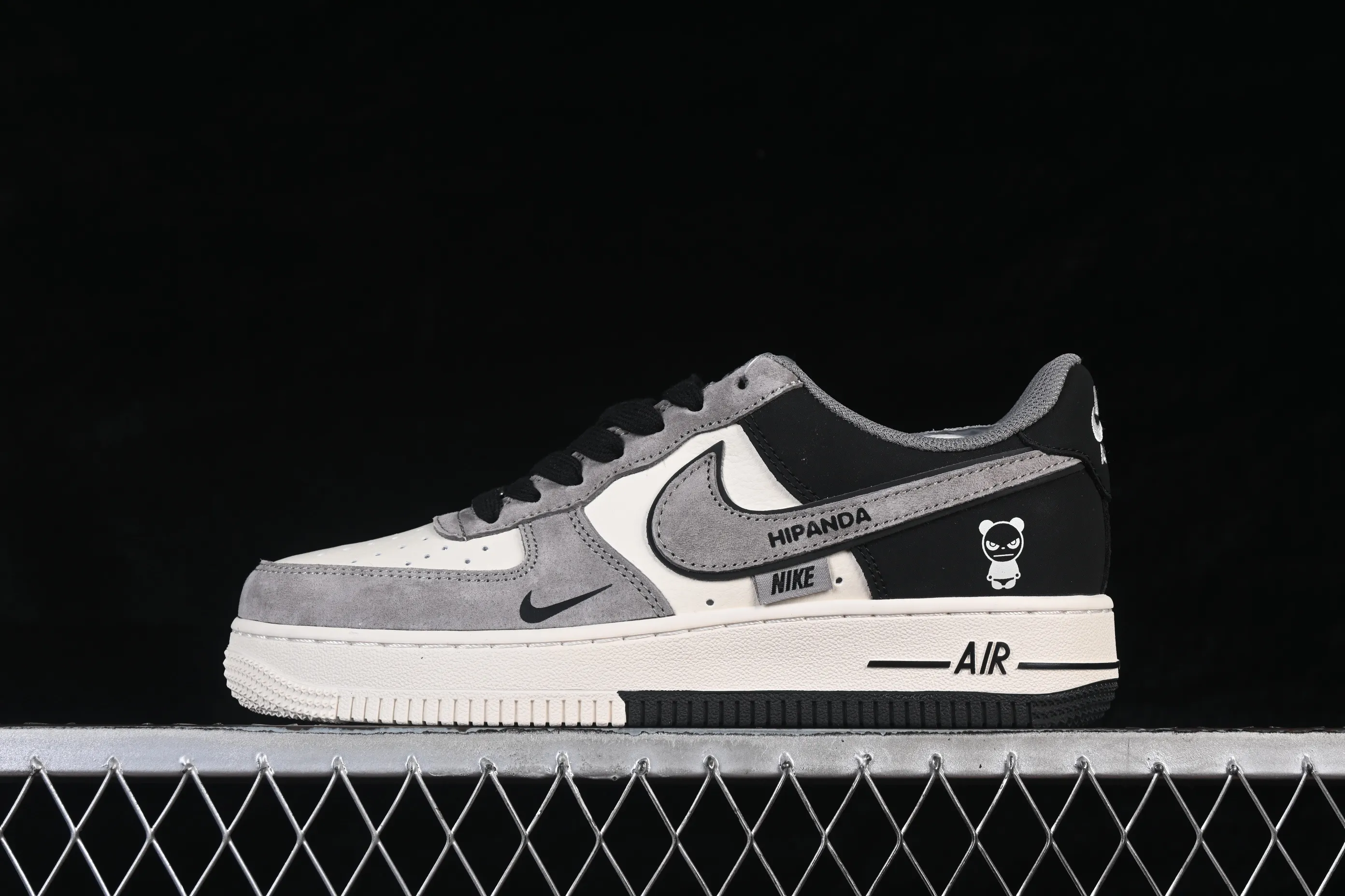 All categories Nk Air Force 1 Air Force series Nk Air Force 1 Low Air Force low-top Nike Air Force 1'07 Low Violent Bear joint black and gray stitching Air Force 1 low-top casual sneakers XD9314-611